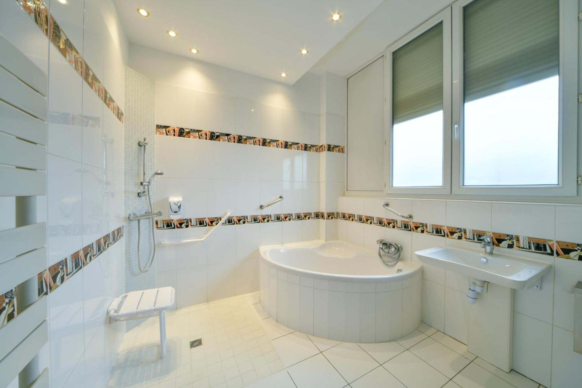 Enjoy Garden Hotel Vierzon Room photo